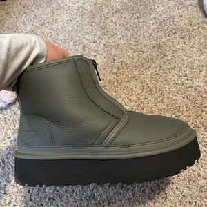 Ugg neumel platform zip